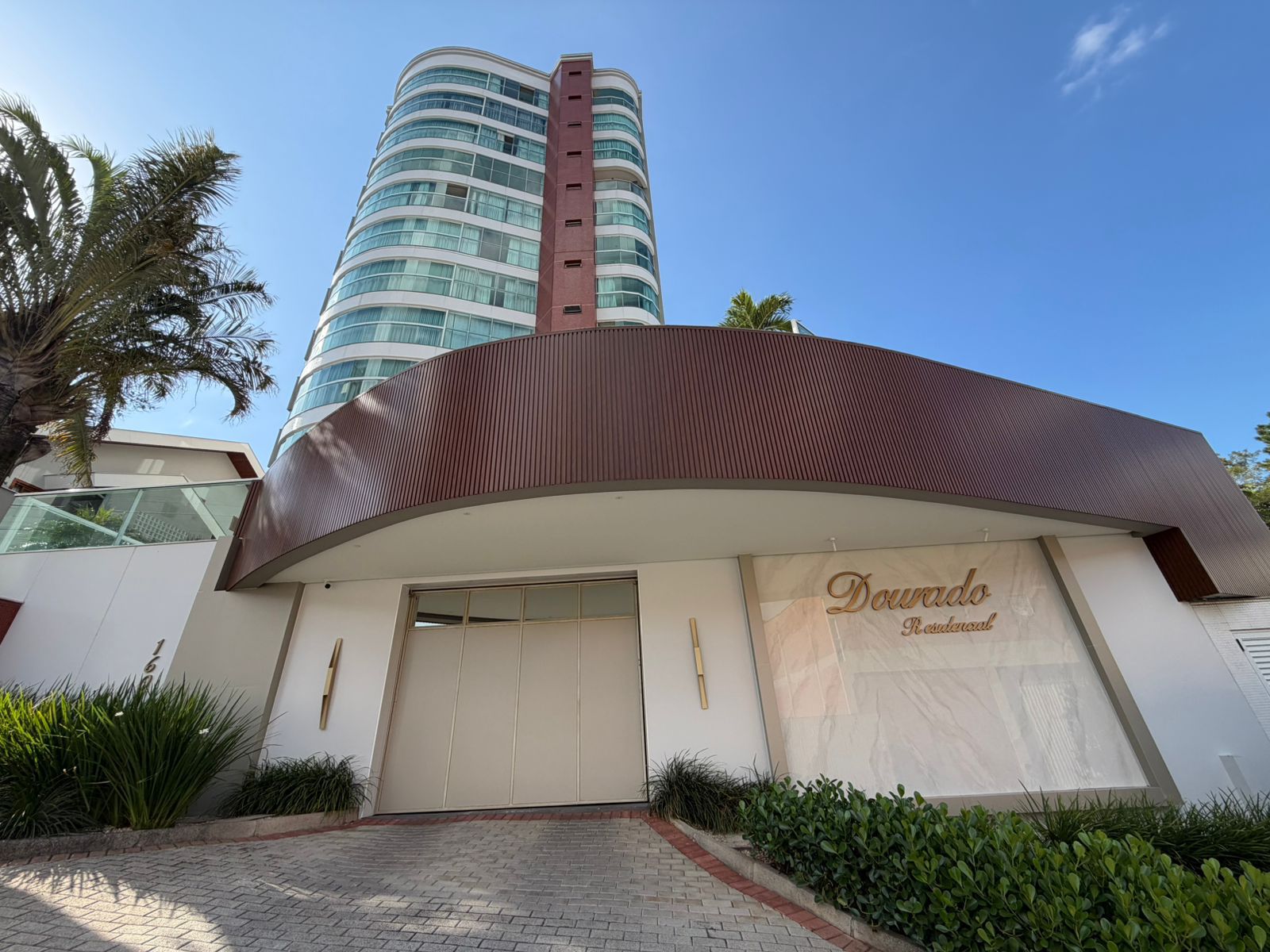 RESIDENCIAL DOURADO